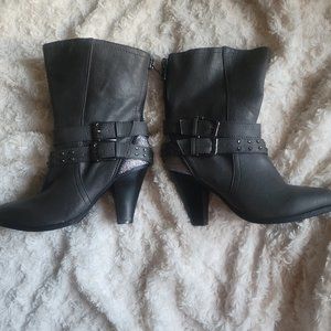 Vanity short heeled booties